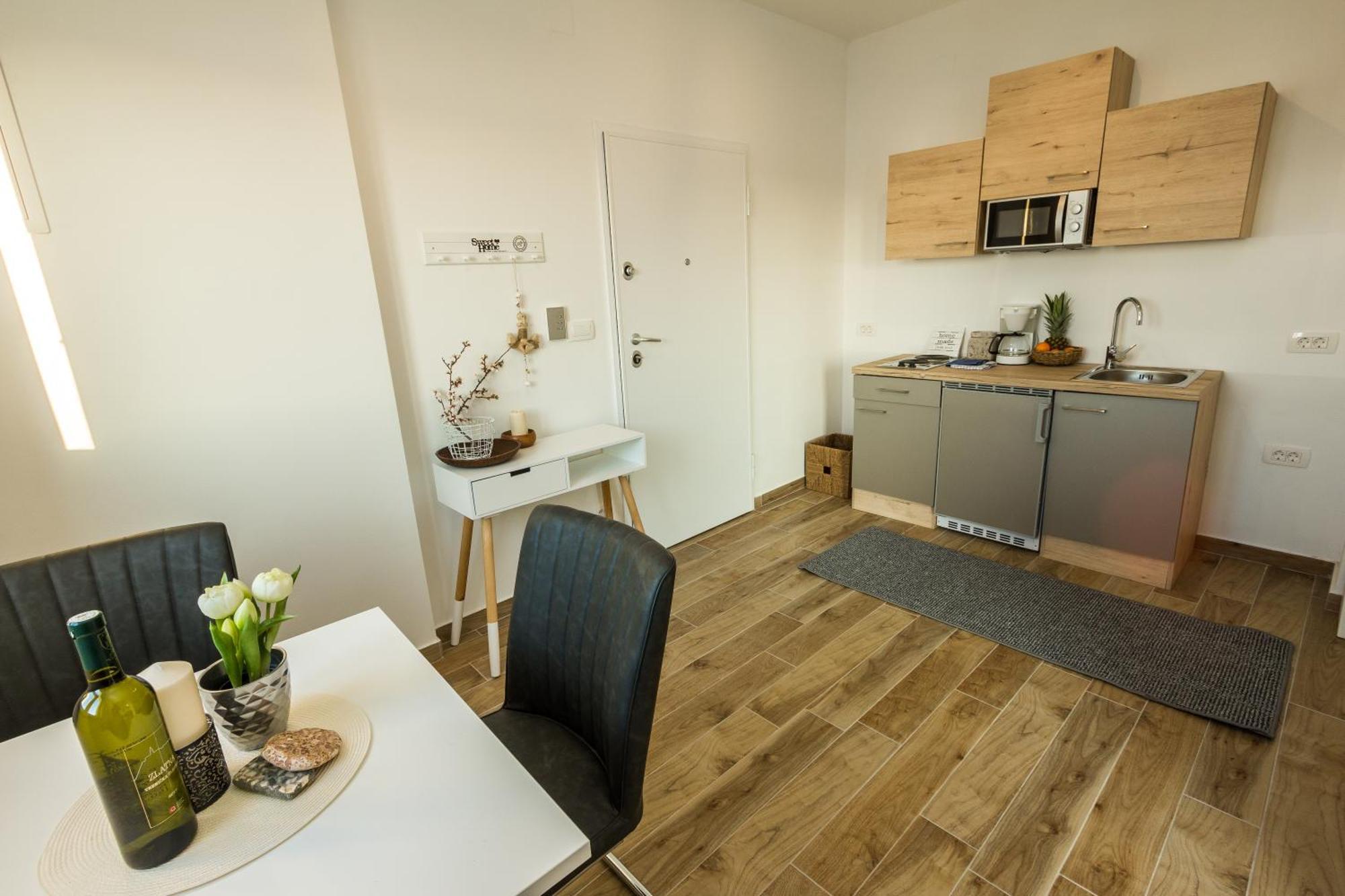 2Bfree Apartments Stinica Exteriör bild